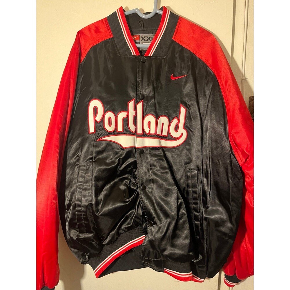 Vintage Nike Portland Trailblazers Bomber Puffer Jacket